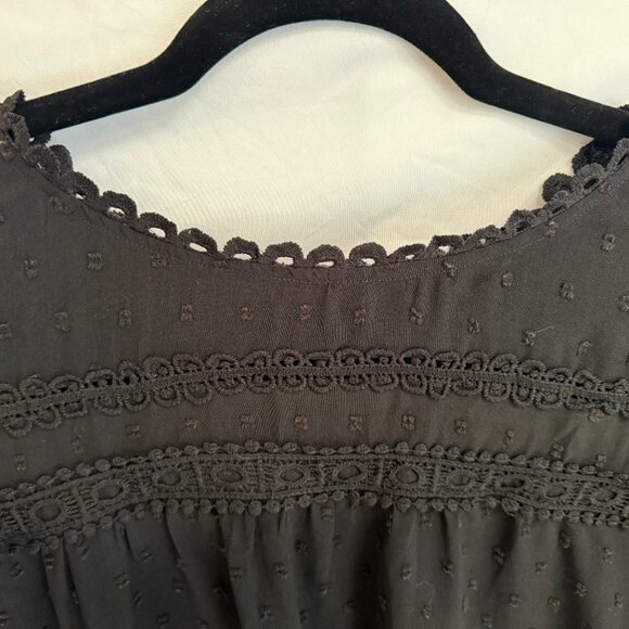 Women's Crewneck Lace Boho-Chic Short Sleeve Blouse - Picture 2 of 3